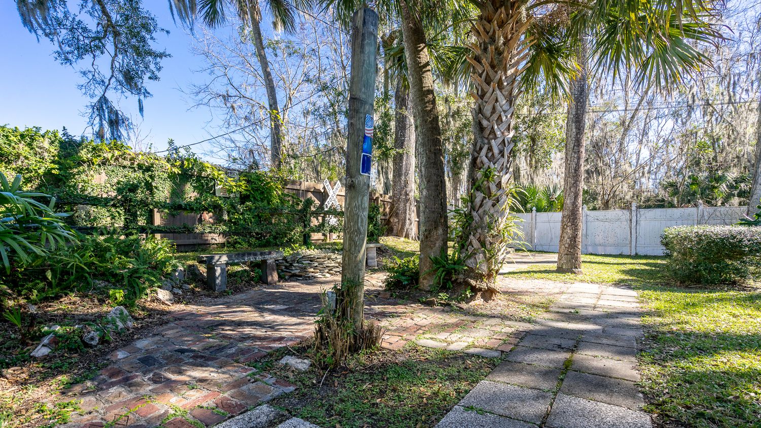 210 S Railroad St, Bunnell, FL 32110